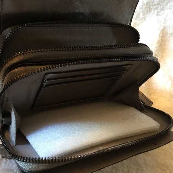 Crossbody - Picture 5 of 5